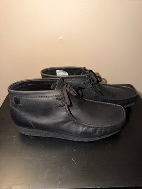Clarks Men’s Black Wallabees